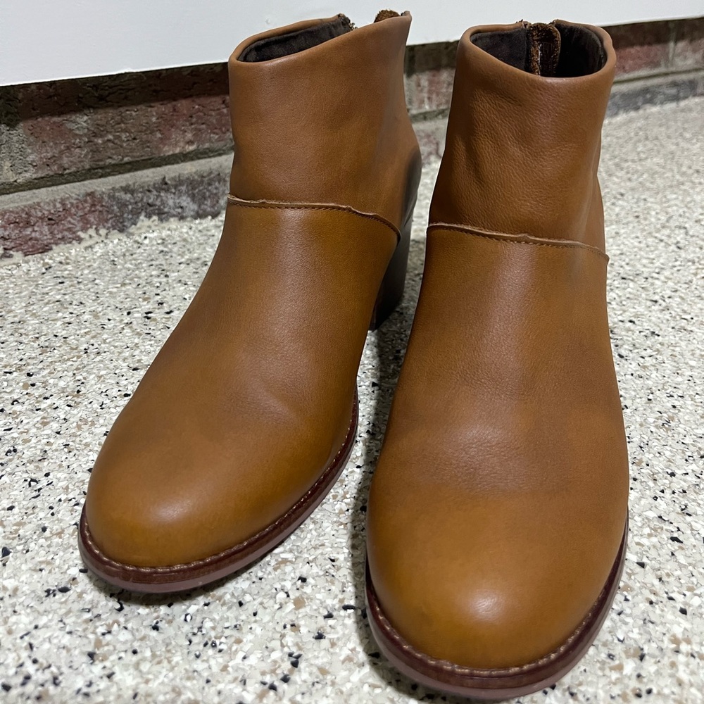 Toms Cognac Leather Tassel Zip Heeled Ankle Boots Carpe Diem Booties Size 8.5